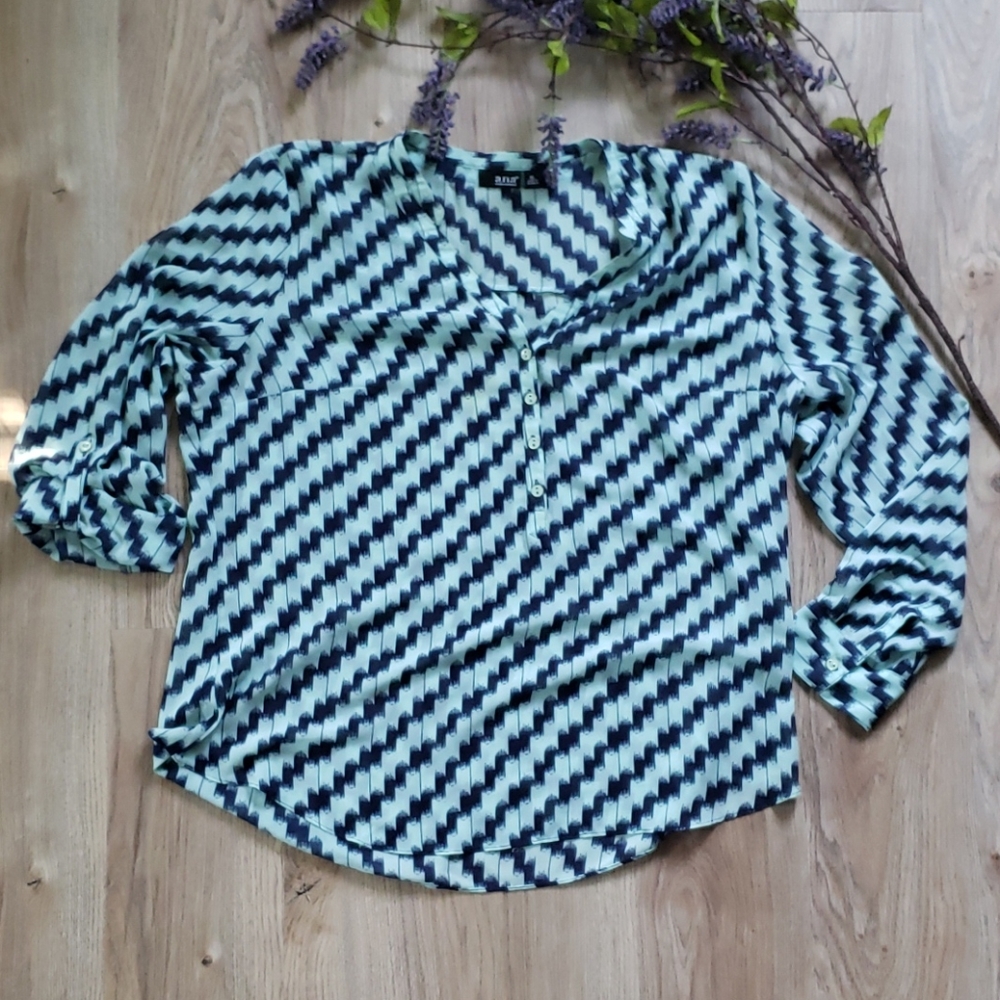 EUC🦋 a.n.a. Lightweight Blouse XL